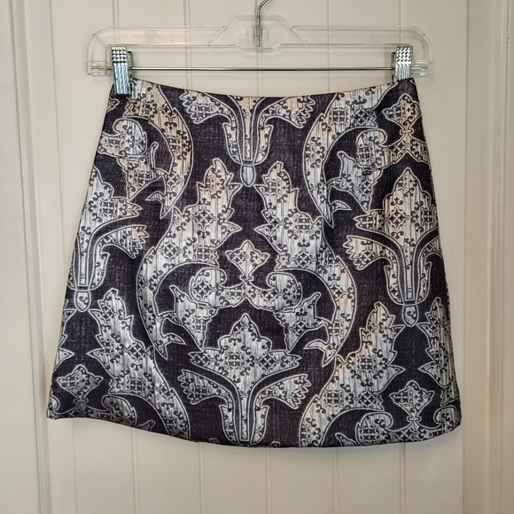 H&M | shiny metallic silver mini skirt - Picture 1 of 3